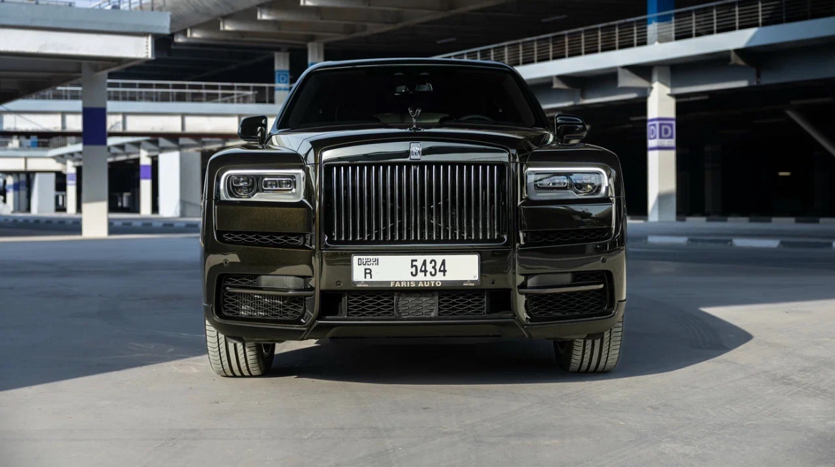 Rolls Royce Cullinan Black Bage