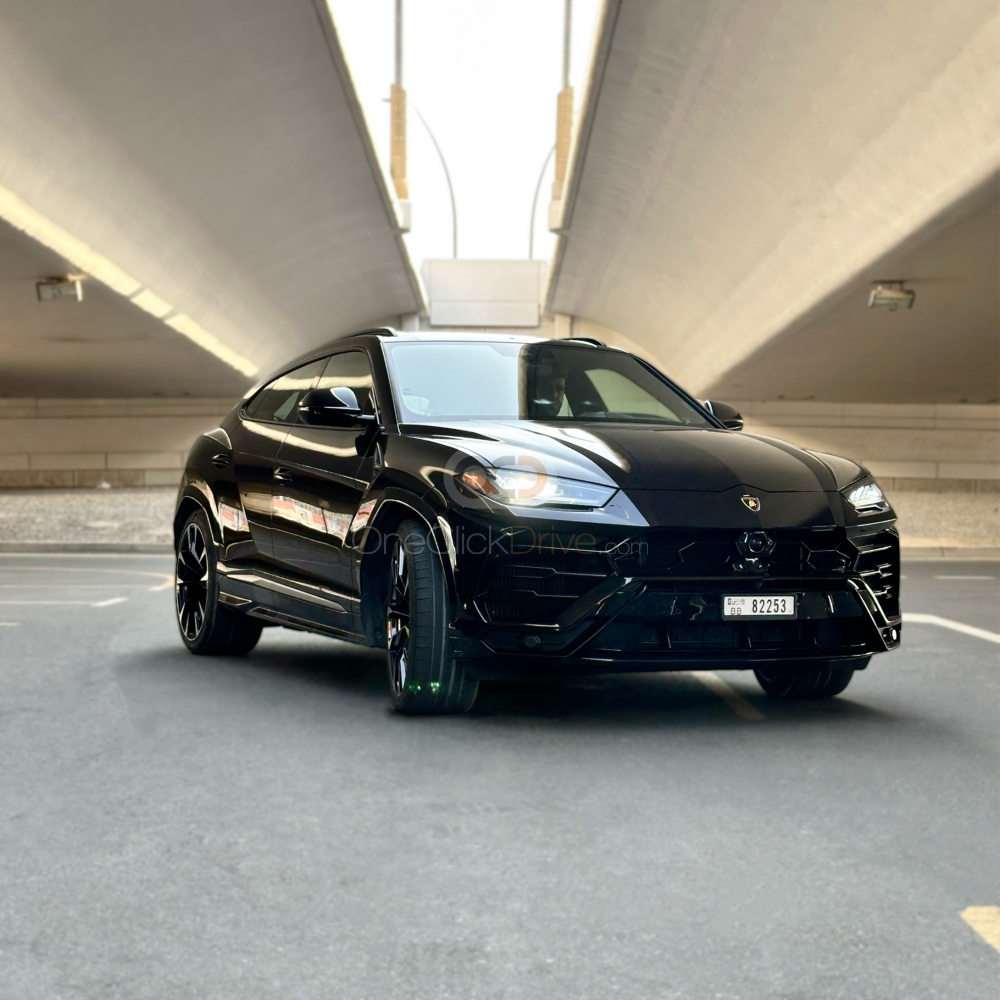 lamborghini urus Burgundy 2021