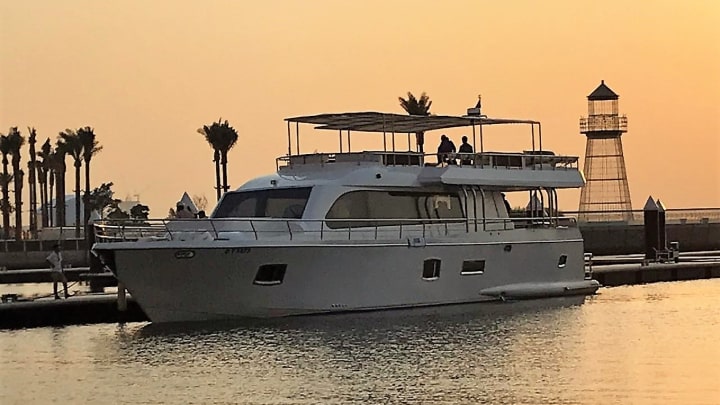 85 ft American Yacht With Jacuzzi