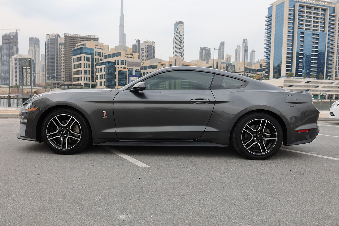 FORD MUSTANG 2020