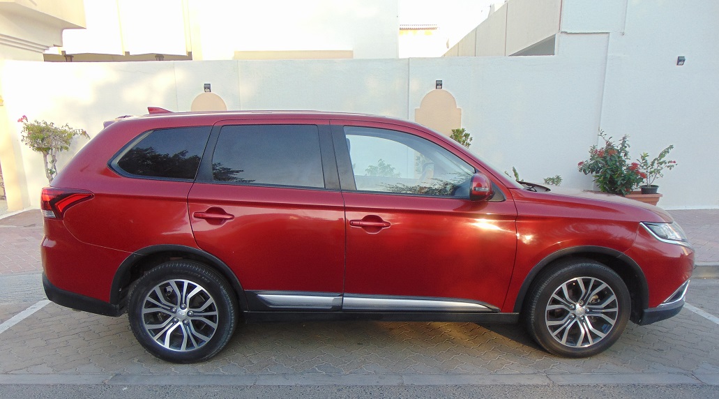 MITSUBISHI OUTLANDER