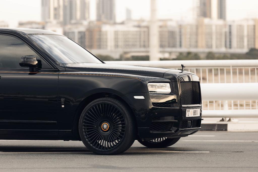 Rolls Royce Cullinan Black Badge (Black), 2020