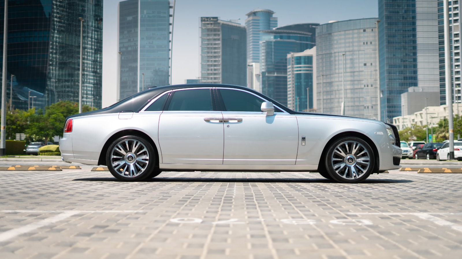 Rent Rolls Royce Ghost (Silver), 2020