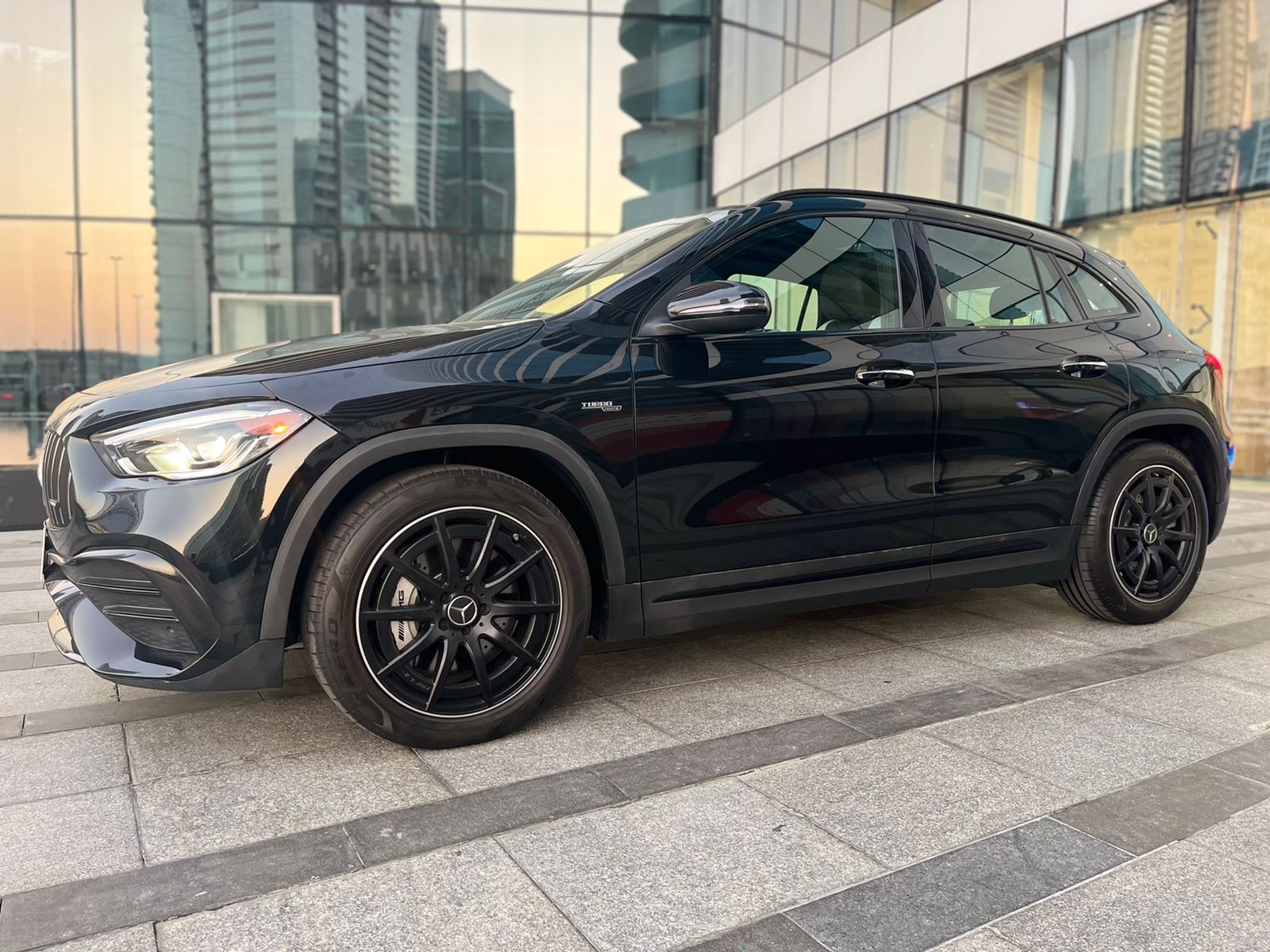 MERCEDES BENZ AMG GLA35