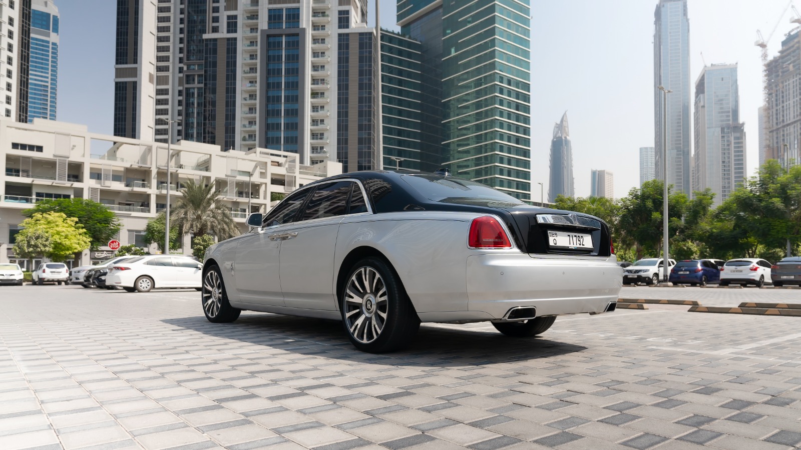 Rent Rolls Royce Ghost (Silver), 2020