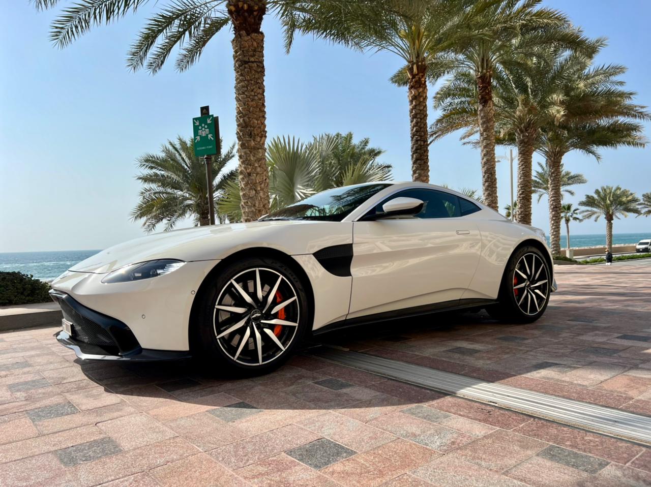 Aston Martin Vantage