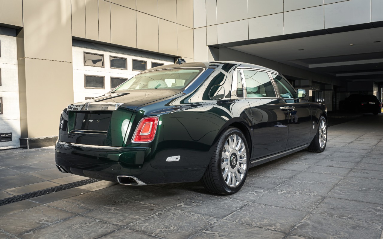 Rolls-Royce Phantom - Bespoke Design - EWB V12