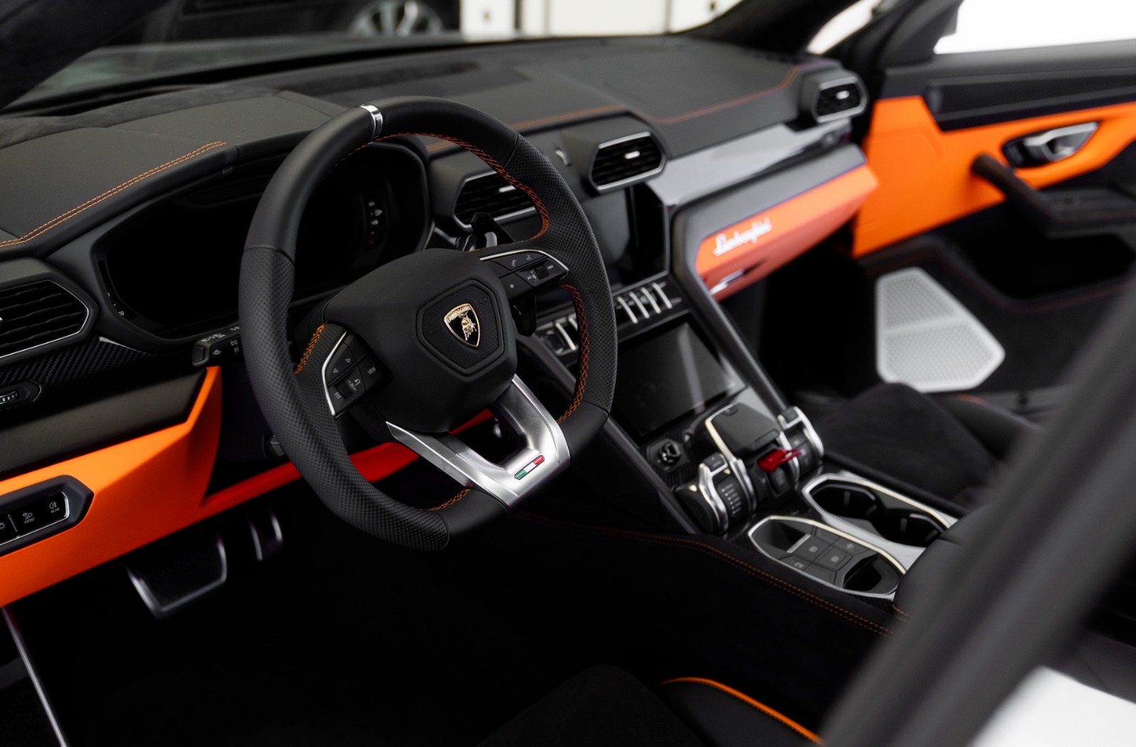 Lamborghini Urus 2024 Black